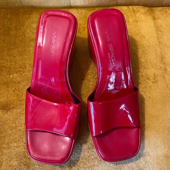 Via Spiga Red Gloss Slip On Wedges - Picture 10 of 10